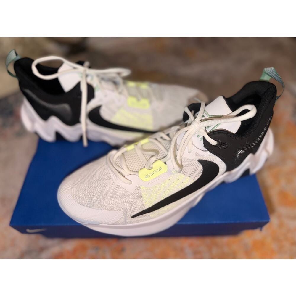 Nike Giannis Immortality 2 Basketball Shoes Men size 10.5 New in Box